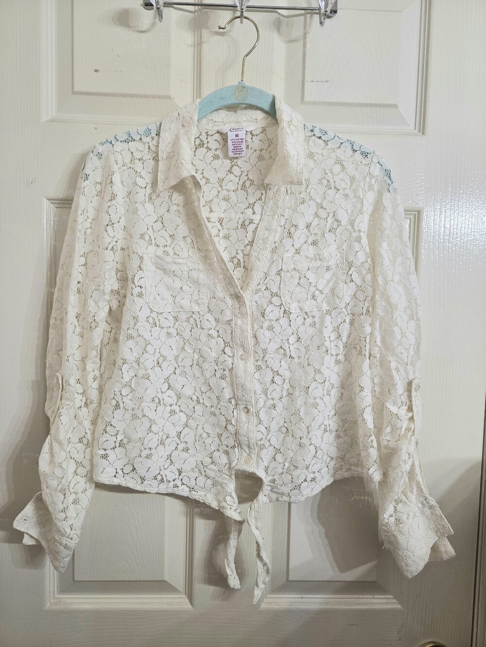 Candie's White Floral Lace Button-Front Tie Hem Blouse